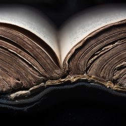Paradojas Bíblicas: Entendiendo las Contradicciones para Fortalecer la Fe